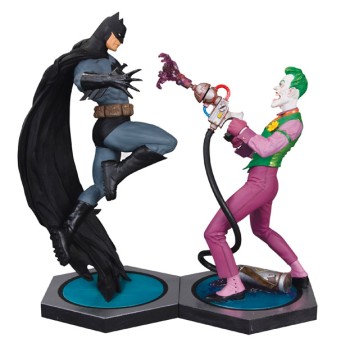 DC Ultimate Showdown Statue 2-Pack Batman vs. The Joker 20 cm